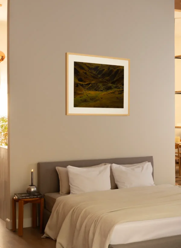 Fotografija stada ovaca na padinama planina - slika na zidu medium