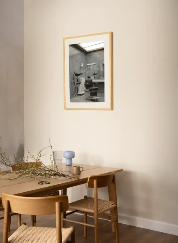 Titova brijačnica - slika na zidu medium