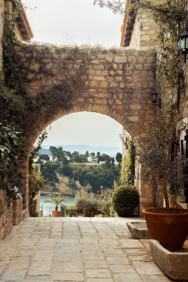 Stari grad Ulcinj i pogled na zaliv